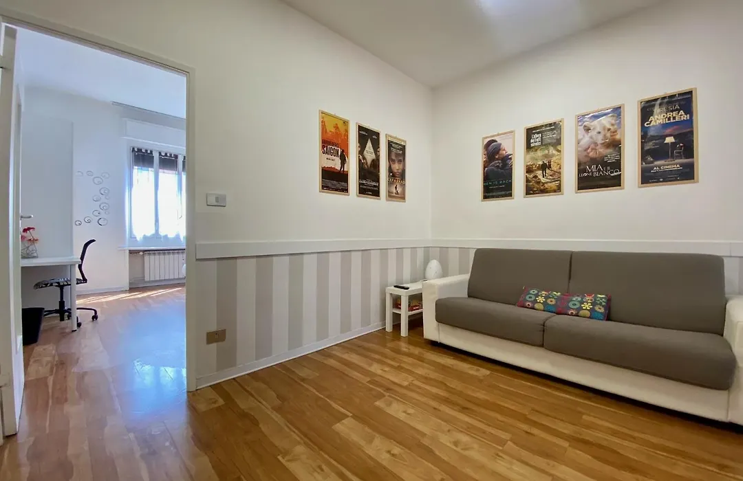 Spacious Apartment Near Centrale-Loreto-Duomo-1