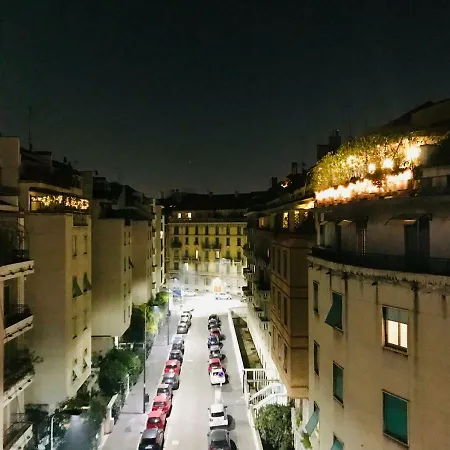 Spacious Apartment Near Centrale-Loreto-Duomo-2